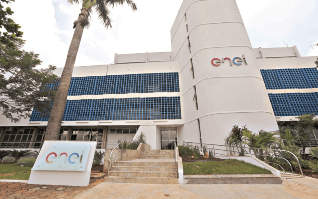 Imagem Ilustrando a Notícia: Enel Goiás deverá pagar acordo trabalhista de 358 funcionários demitidos por empresa terceirizada