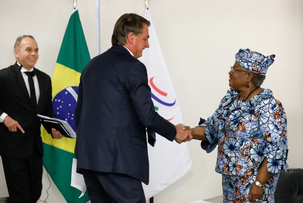 Imagem Ilustrando a Notícia: Em reunião com diretora-geral da OMC, Bolsonaro volta a culpar “fica em casa” por inflação