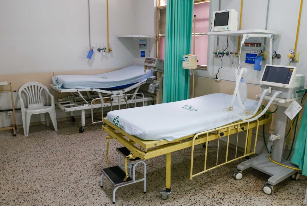 Imagem Ilustrando a Notícia: Saúde converte leitos de unidades de terapia intensiva para covid-19 em permanentes do SUS