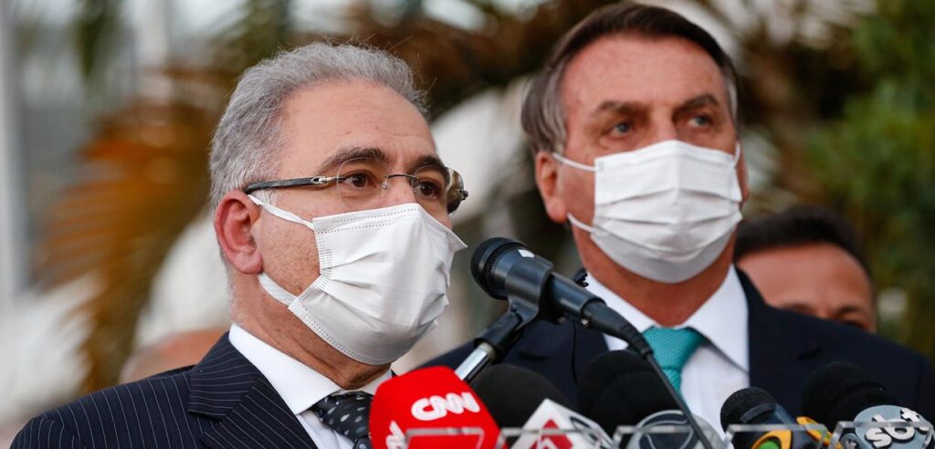 Imagem Ilustrando a Notícia: Governo Bolsonaro gasta 5 vezes menos com combate à pandemia em 2021 na comparação com 2020