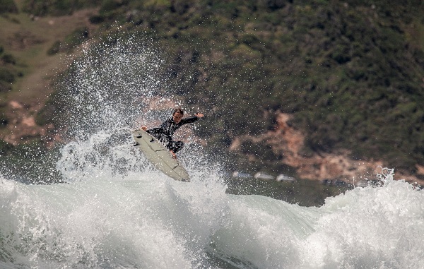 Imagem Ilustrando a Notícia: Circuito Banco do Brasil mira revelação de jovens talentos do surf nacional