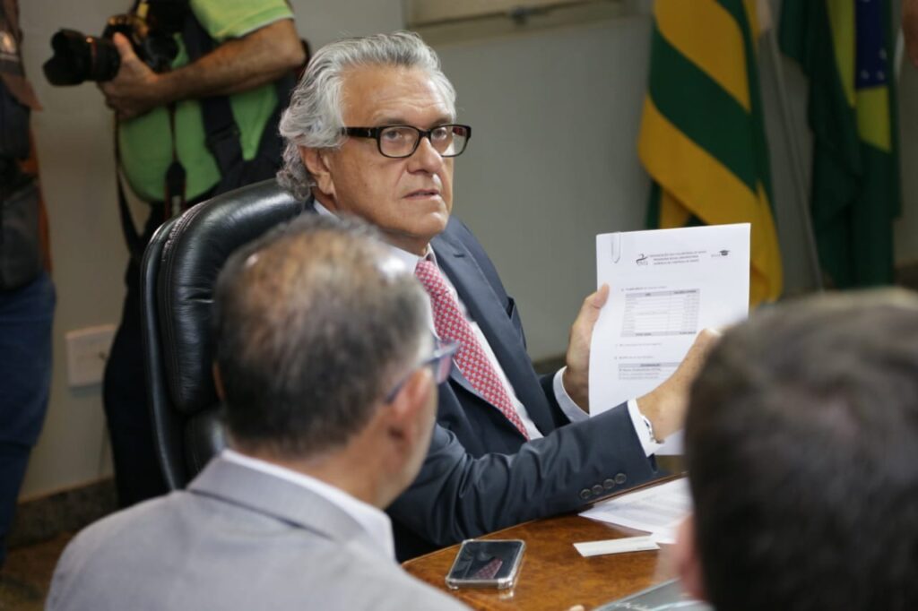 Imagem Ilustrando a Notícia: Caiado afirma que os termos de contrato precisam ser respeitados para venda da Enel Goiás