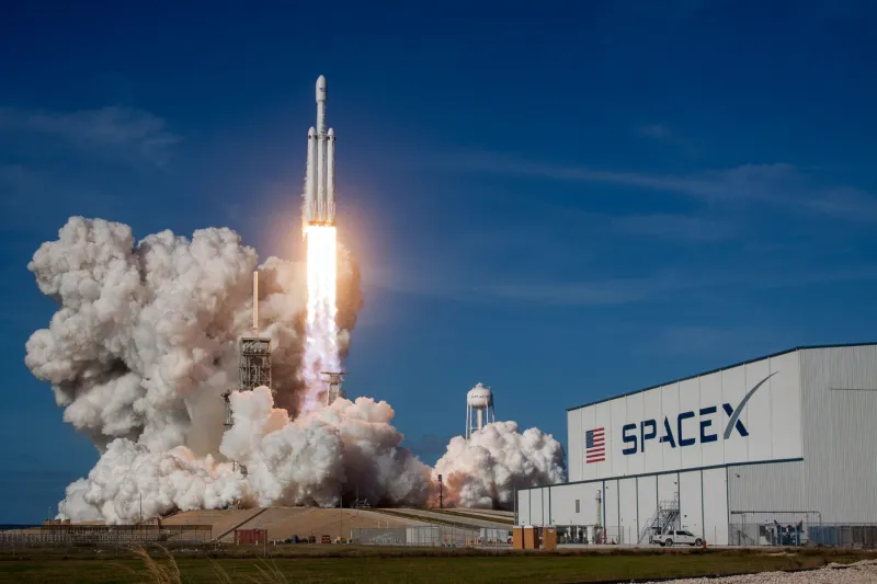 Imagem Ilustrando a Notícia: SpaceX inicia nova missão e coloca nanossatélite da Universidade de Brasília em órbita; assista