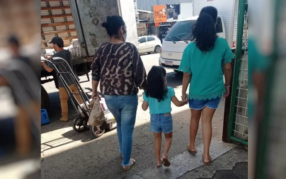 Imagem Ilustrando a Notícia: Polícia investiga se avó desapareceu com as duas netas “de propósito”, em Goianápolis