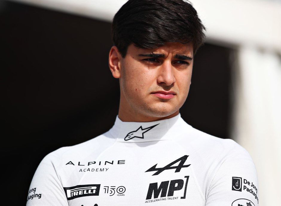 Imagem Ilustrando a Notícia: Caio Collet crava o segundo tempo em sessão de teste coletivo da FIA F3 em Barcelona