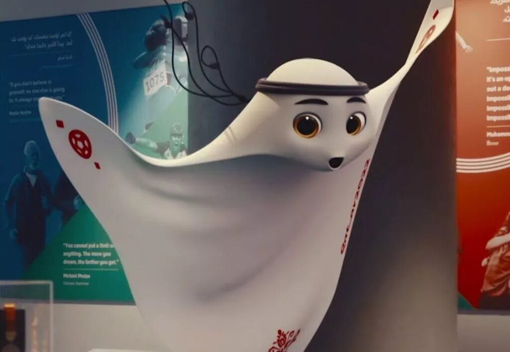 Imagem Ilustrando a Notícia: La’eeb: mascote da Copa do Catar vira meme por se parecer com Gasparzinho e Fantasma da B￼