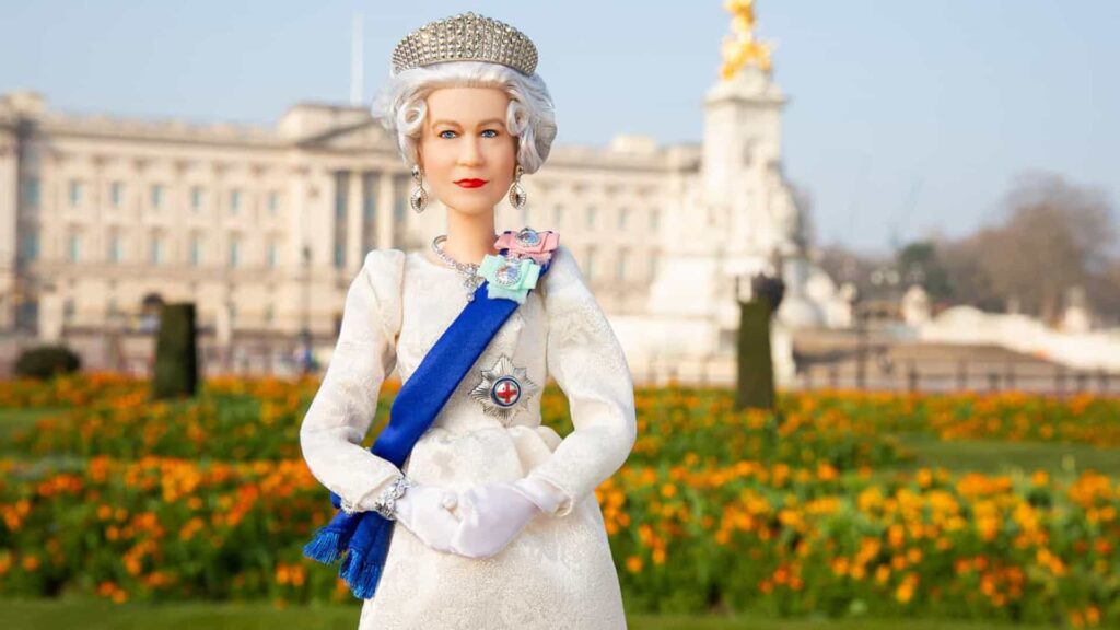 Imagem Ilustrando a Notícia: Rainha Elizabeth II é homenageada com uma boneca Barbie em comemoração ao Jubileu de Platina