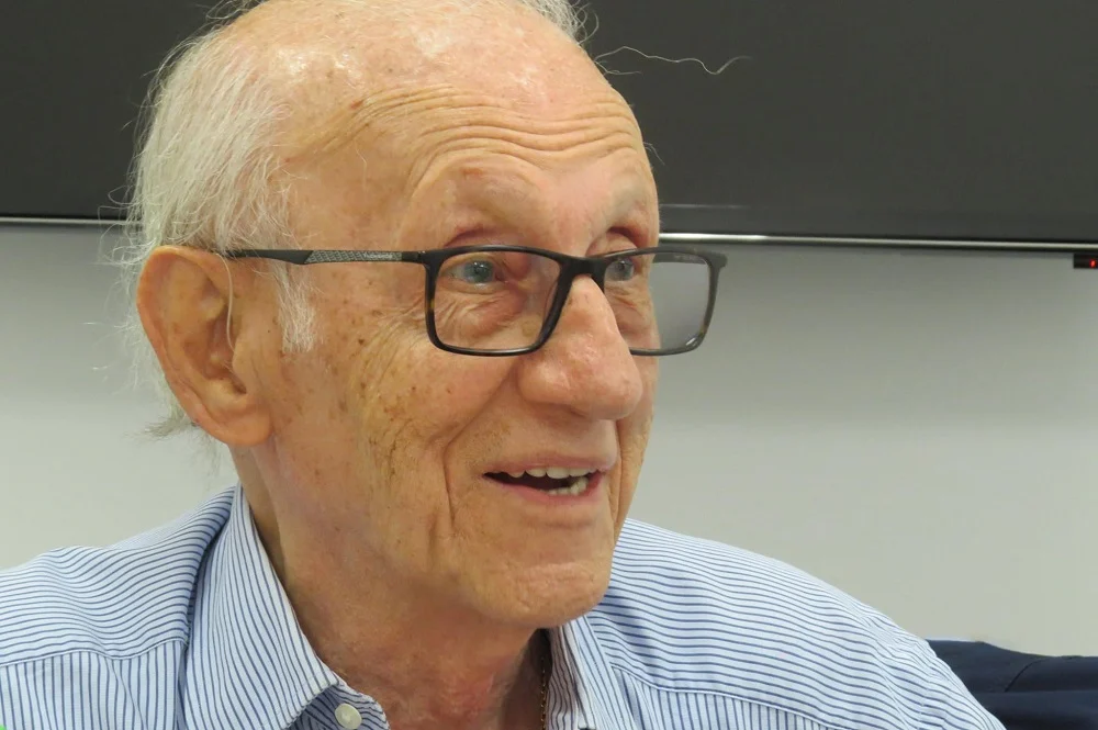 Imagem Ilustrando a Notícia: Único brasileiro sobrevivente do Holocausto, Andor Stern morre aos 94 anos
