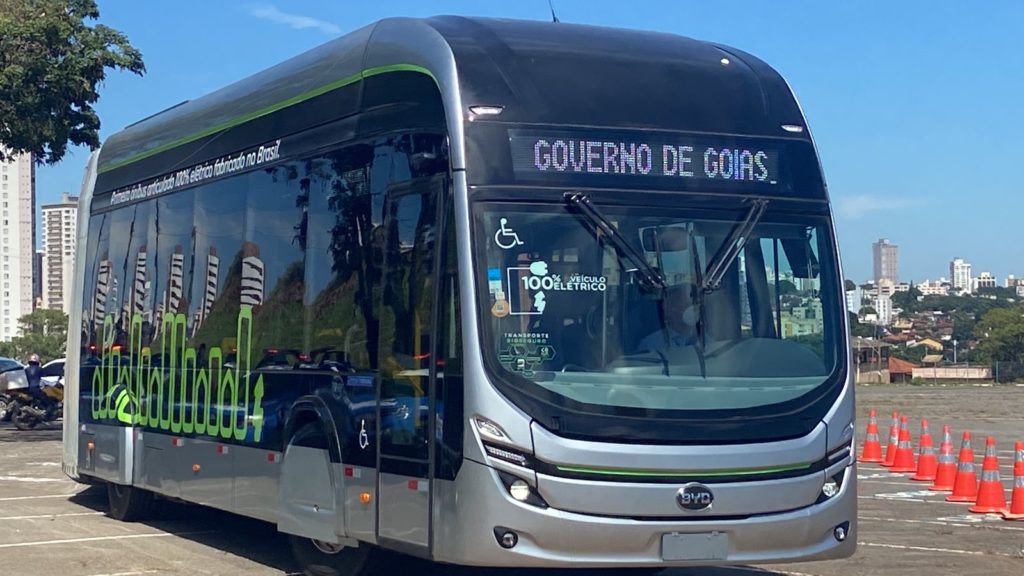 Imagem Ilustrando a Notícia: Pregão dos ônibus elétricos do Eixo Anhanguera pode ser suspenso após cobranças do MPGO