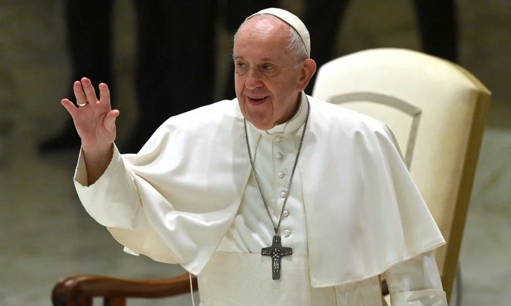 Imagem Ilustrando a Notícia: Papa Francisco volta a fazer apelo por paz na Ucrânia durante Missa de Páscoa