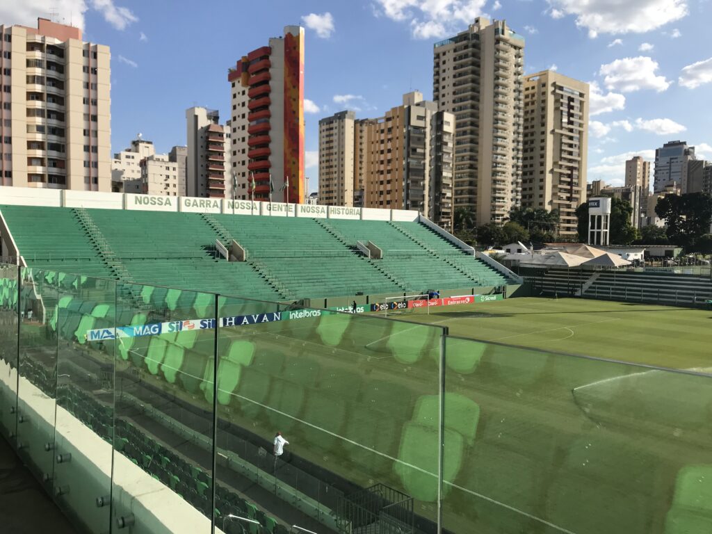 Imagem Ilustrando a Notícia: Goiás inicia venda de ingressos para confronto diante do Atlético Mineiro