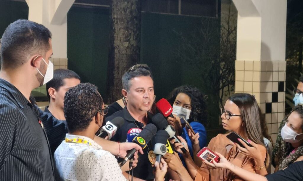 Imagem Ilustrando a Notícia: Dois suspeitos de esfaquear o jornalista Gabriel Luiz são presos em Brasília
