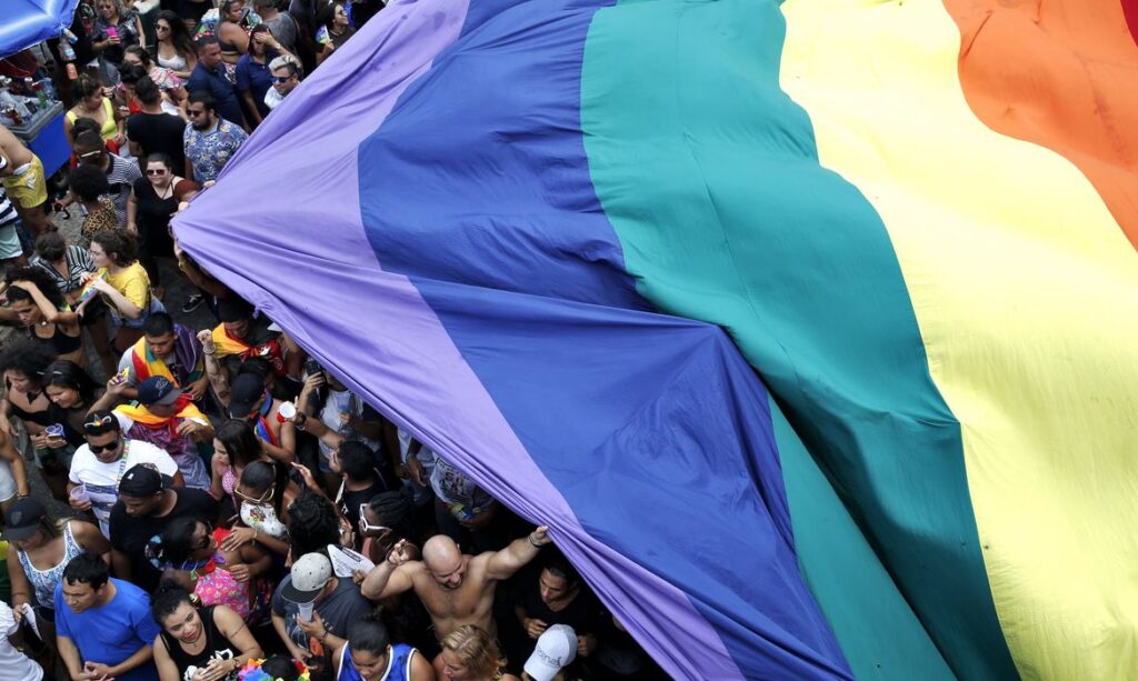 Imagem Ilustrando a Notícia: Brasil tem 2,9 milhões de homossexuais e bissexuais, diz IBGE