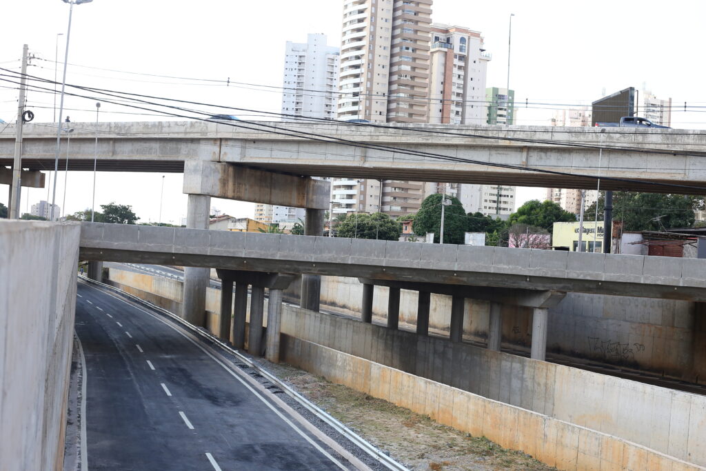 Imagem Ilustrando a Notícia: Após dois anos de atraso, Complexo Viário Jamel Cecílio é inaugurado