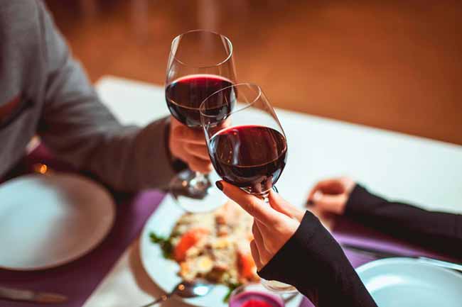 Imagem Ilustrando a Notícia: O clima mais ameno oferece boas harmonizações entre a alta gastronomia e os bons vinhos