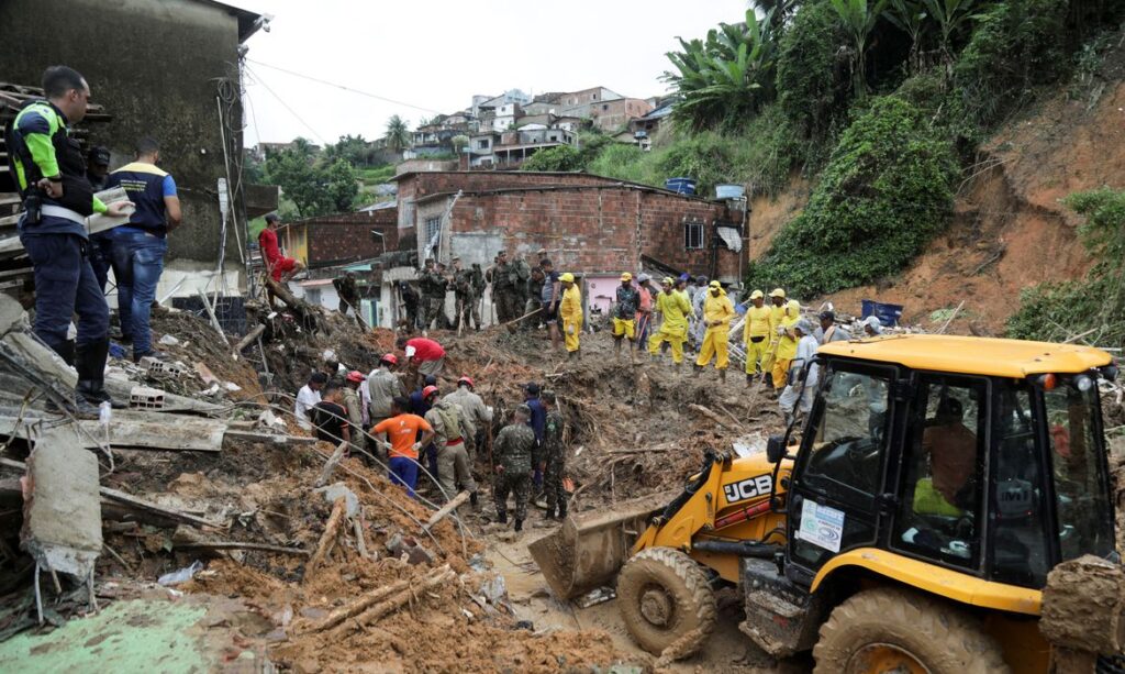 Imagem Ilustrando a Notícia: Número de vítimas das chuvas em Pernambuco sobe para 79