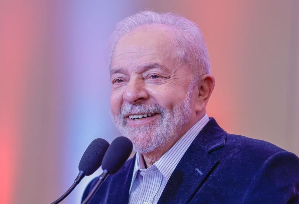Imagem Ilustrando a Notícia: Lula decide não ir ao debate do SBT