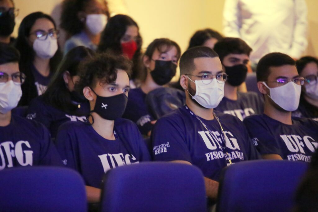 Imagem Ilustrando a Notícia: Escolas e universidades mantêm recomendação de máscaras