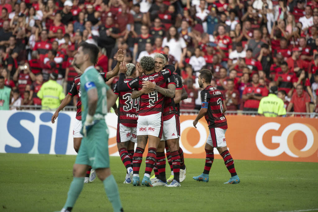 Imagem Ilustrando a Notícia: Flamengo vence Goiás e encerra jejum de vitórias no Brasileiro