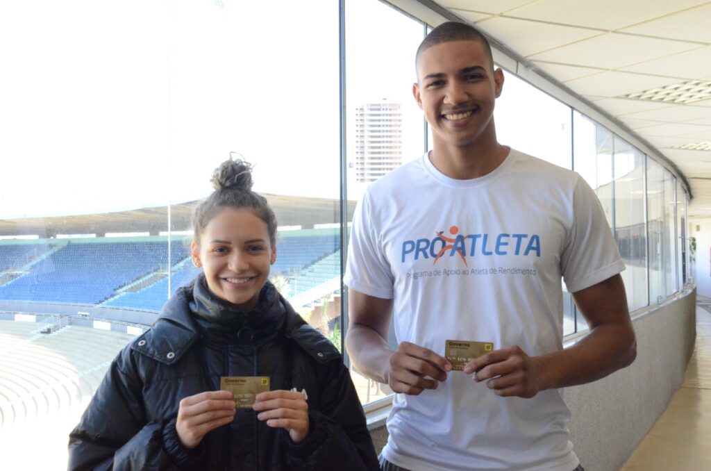 Imagem Ilustrando a Notícia: Governo de Goiás inicia entrega dos cartões do Pró-Atleta 2022