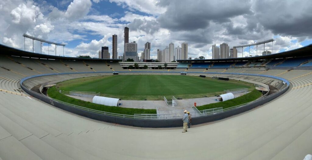 Imagem Ilustrando a Notícia: Vila Nova inicia venda de ingressos para o jogo contra o Fluminense, pela Copa do Brasil