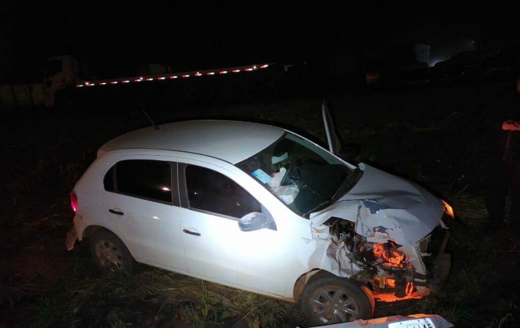 Imagem Ilustrando a Notícia: Motorista alcoolizado provoca acidente na BR 060, em Rio Verde, foge, mas é preso pela PRF