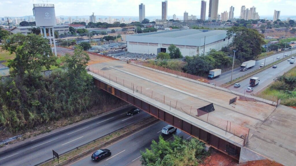 Imagem Ilustrando a Notícia: Viaduto da Lauro Belchior será inaugurado nesta sexta-feira (27), após quase dois anos de atraso