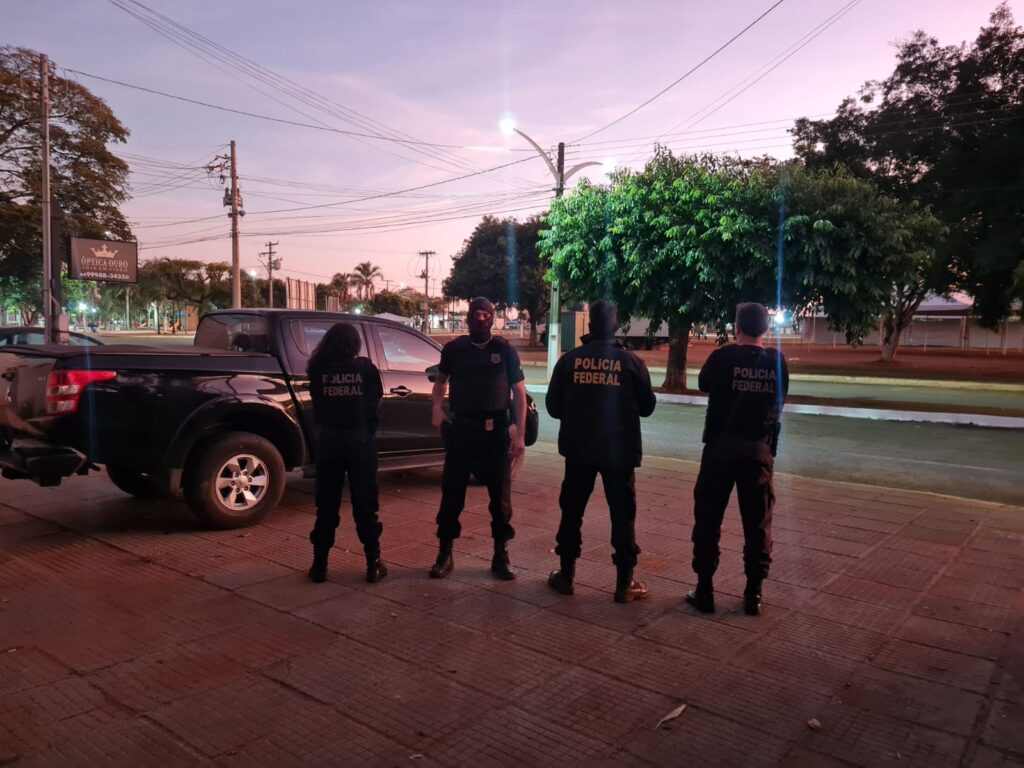 Imagem Ilustrando a Notícia: Polícia Federal prende dois investigados de propagar pornografia infantil na internet, em Goiás