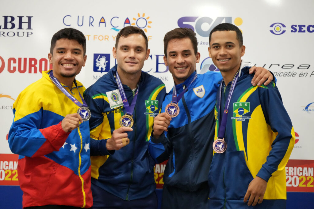 Imagem Ilustrando a Notícia: Em Curaçao, carateca Douglas Brose conquista sua oitava medalha de ouro em Pan-Americanos