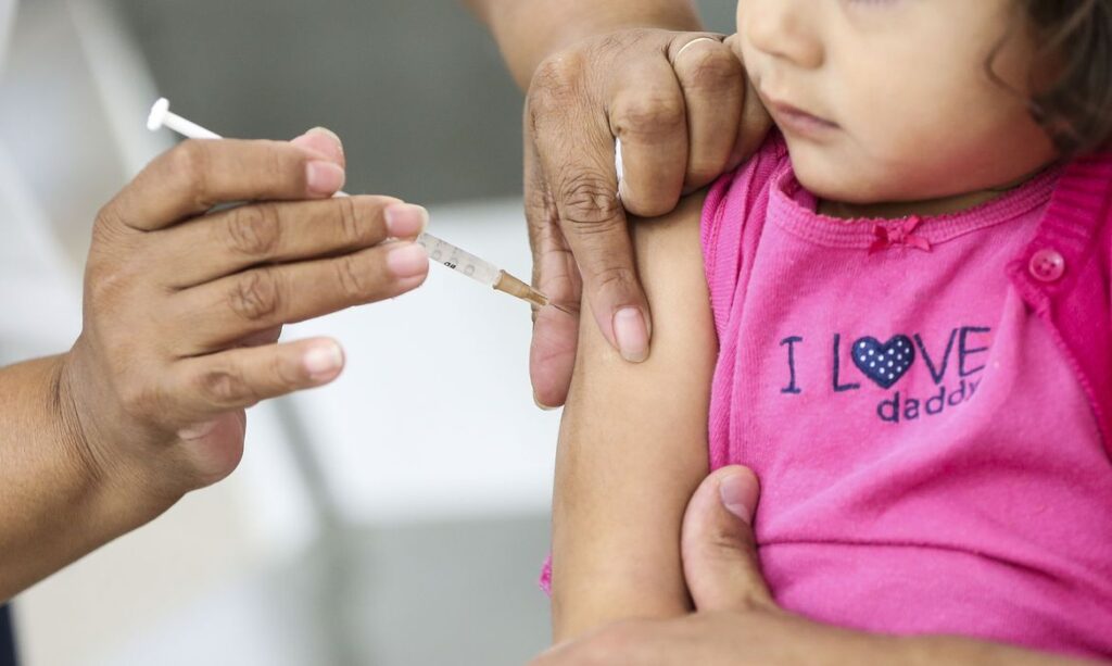 Imagem Ilustrando a Notícia: Vacinação contra gripe em Goiânia é ampliada para crianças e adolescentes; saiba onde se vacinar