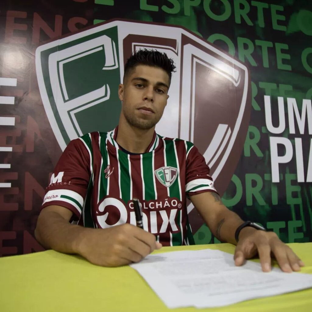 Imagem Ilustrando a Notícia: Fluminense-PI acerta a contratação de atacante Patrick Carvalho para a Série D