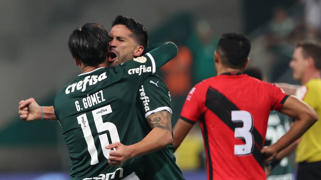 Imagem Ilustrando a Notícia: No Allianz Parque, o Atlético Goianiense foi derrotado pelo Palmeiras por 4 a 2
