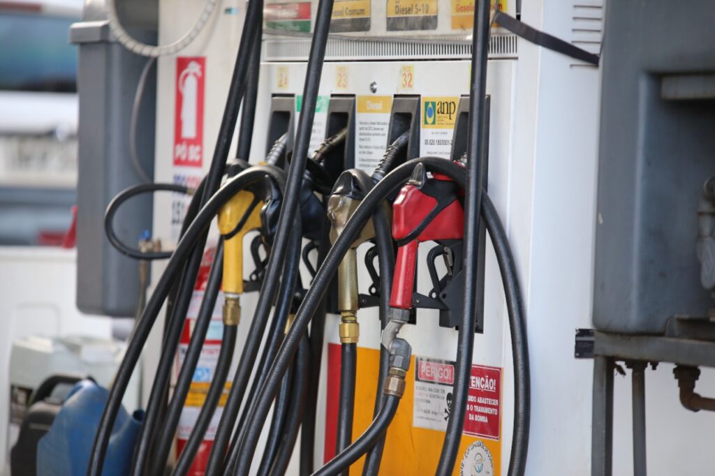 Imagem Ilustrando a Notícia: Goiânia é a terceira capital com o litro da gasolina mais caro do Brasil