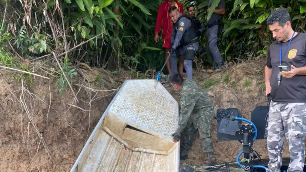Imagem Ilustrando a Notícia: Embarcação de Bruno Pereira e Dom Phillips é encontrada no Amazonas, diz Polícia