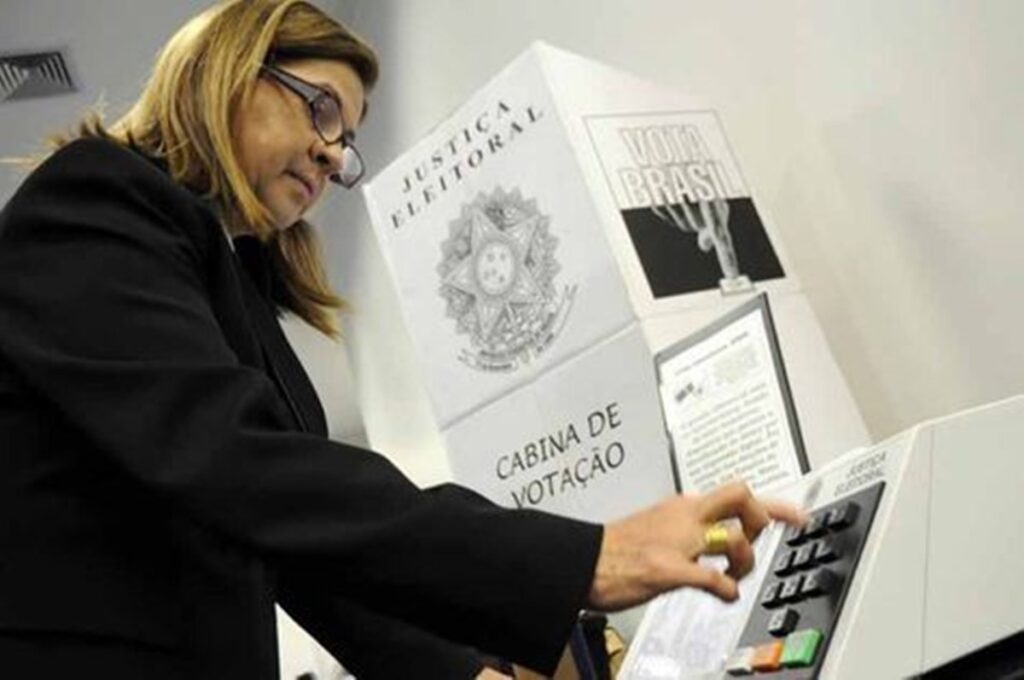 Imagem Ilustrando a Notícia: 40% das brasileiras ainda não têm voto fixo e grupo pode definir eleições