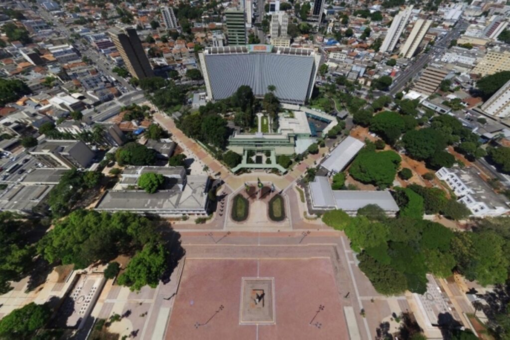 Imagem Ilustrando a Notícia: Praça Cívica terá desvio para obras do BRT Norte-Sul, a partir desta terça