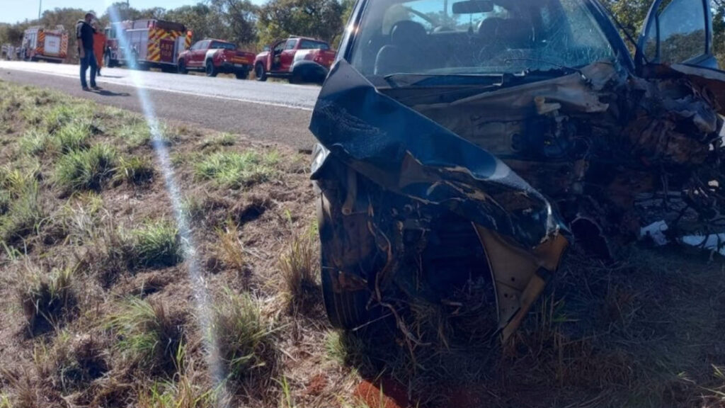 Imagem Ilustrando a Notícia: Acidente com carro da Secretaria de Saúde de Goiás deixa um morto