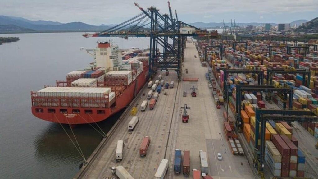 Imagem Ilustrando a Notícia: Governo Federal diminui custo de produtos importados em portos