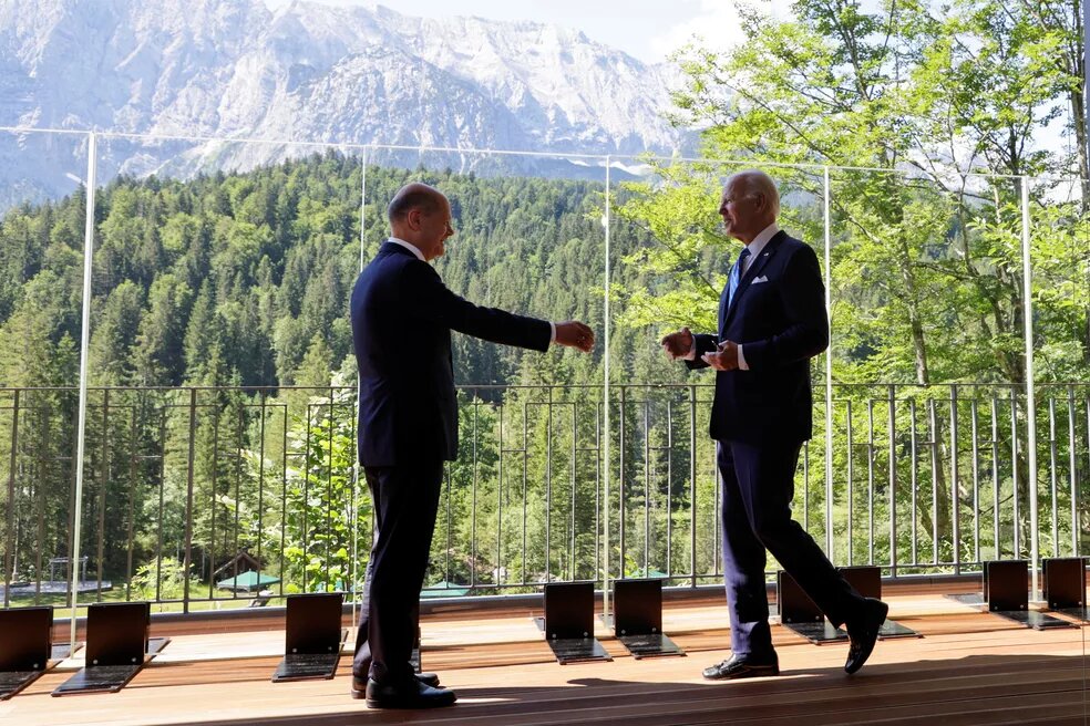 Imagem Ilustrando a Notícia: Cúpula do G7 anuncia corte na importação do ouro russo e Biden pede união