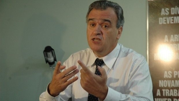 Imagem Ilustrando a Notícia: Presidente do Patriota nega aproximação de Mendanha e Vitor Hugo para criação de chapa