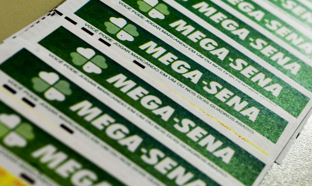 Imagem Ilustrando a Notícia: Mega-Sena acumula e próximo concurso deve pagar R$ 70 milhões