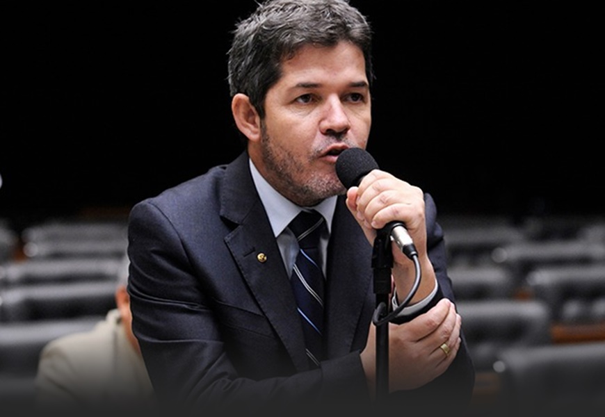 Imagem Ilustrando a Notícia: Delegado Waldir defende ‘reposição’ para municípios com perda de ICMS