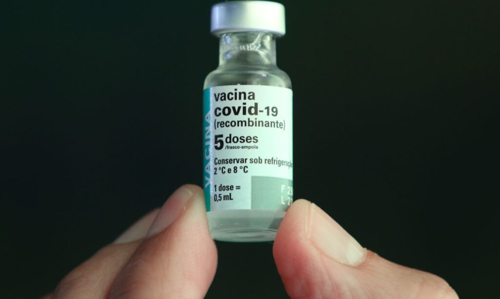 Imagem Ilustrando a Notícia: Vacinas contra Covid-19 poderão ser vendidas nas unidades particulares de saúde