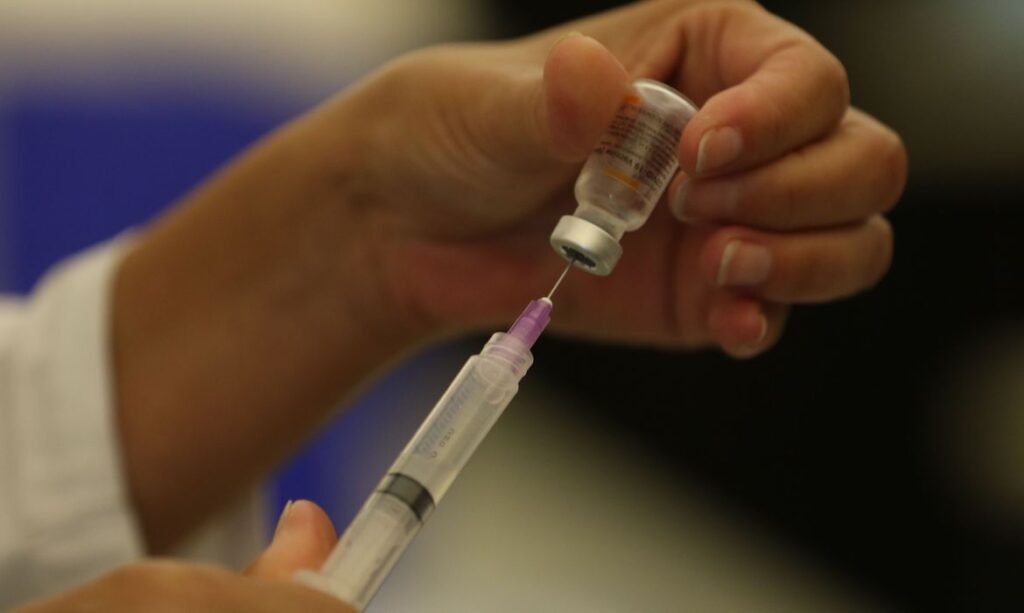 Imagem Ilustrando a Notícia: CDC faz recomendação de vacinação contra Covid-19 para crianças de 6 meses