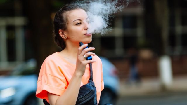 Imagem Ilustrando a Notícia: Uso de cigarros eletrônicos saborizados despertam vícios em crianças, relata pesquisador