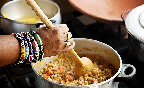 Imagem Ilustrando a Notícia: Cultura africana se enraíza na culinária e nos hábitos brasileiros
