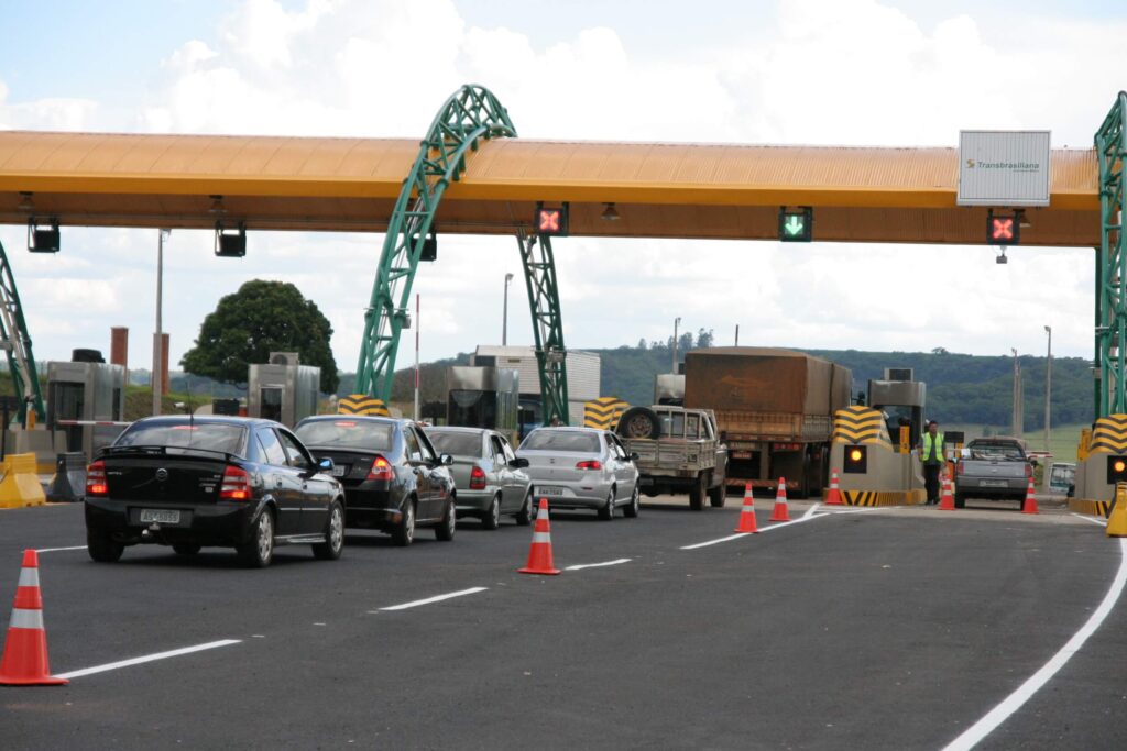 Imagem Ilustrando a Notícia: Governo revoga lei que permitia pedágio em 6 rodovias goianas; veja quais são