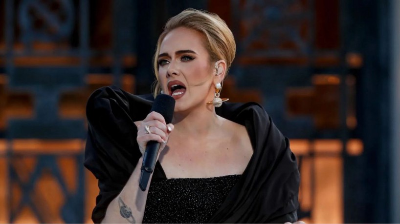 Imagem Ilustrando a Notícia: Adele grita ‘Fora Bolsonaro’ em show em Londres e causa alvoroço na internet