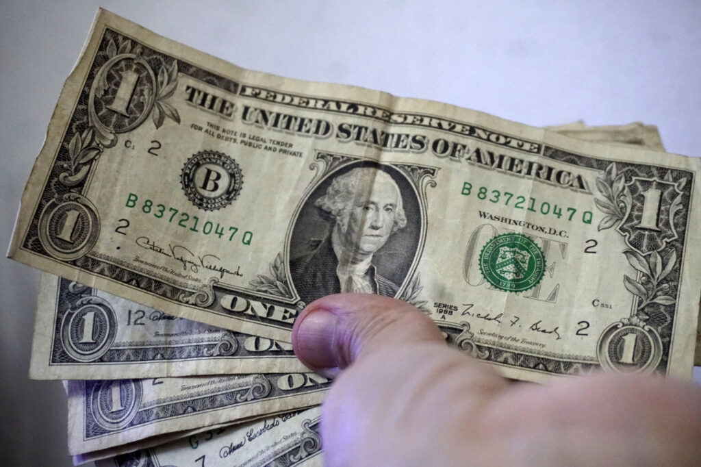 Imagem Ilustrando a Notícia: PEC Kamikaze faz dólar subir à nível recorde e bolsa derrete