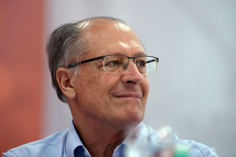 Imagem Ilustrando a Notícia: Alckmin toma posse como ministro da Indústria e Comércio Exterior